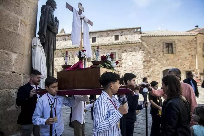 ‘Llenazo’ de turistas en Cáceres por el puente