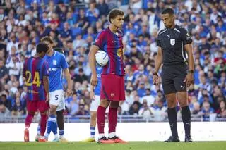 El egipcio Hamza ejerce de 9 con dos goles en el empate del Barça en Birmingham (2-2)