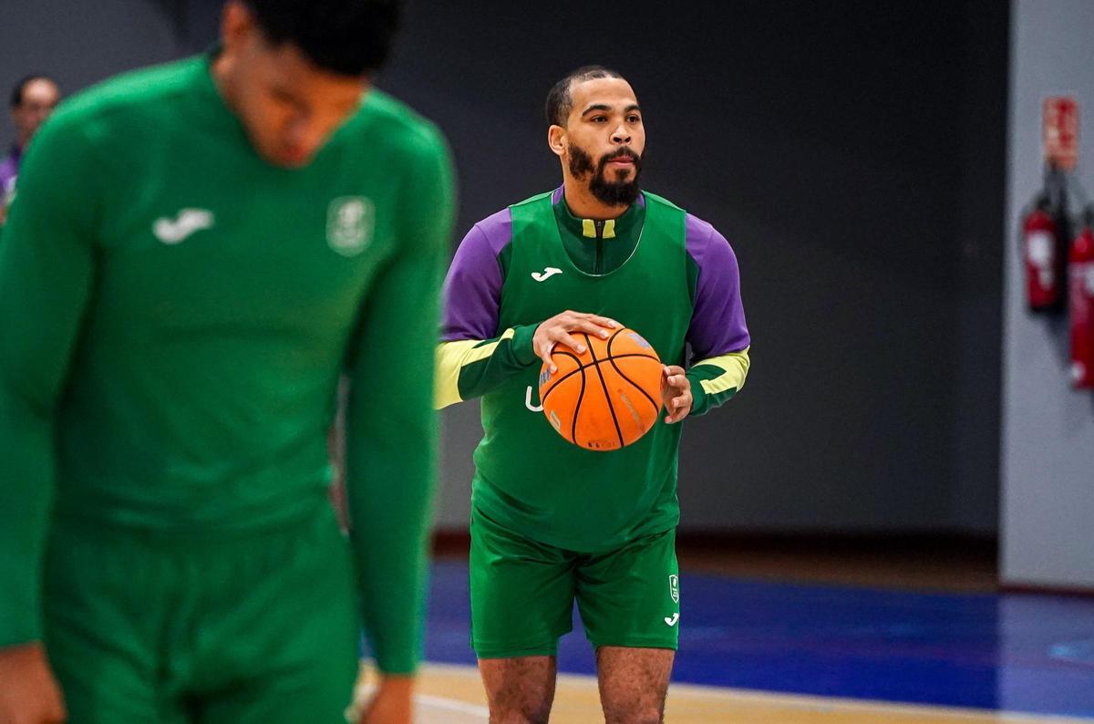 Justin Cobbs tuvo este lunes su primer entrenamiento con el Unicaja.