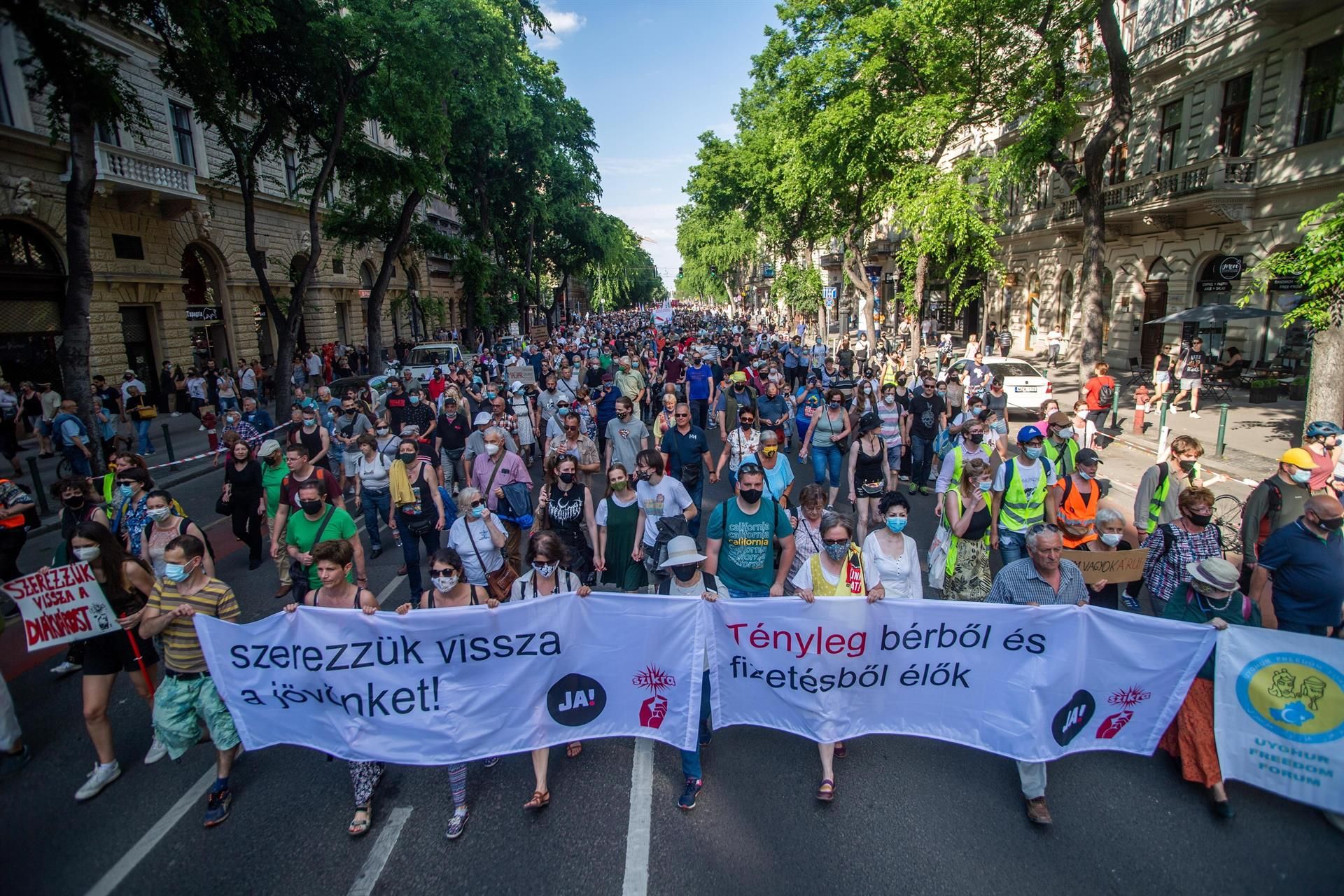 Imagen de la manifestación del sábado contra el proyecto de la Universidad de Fudan en Budapest.