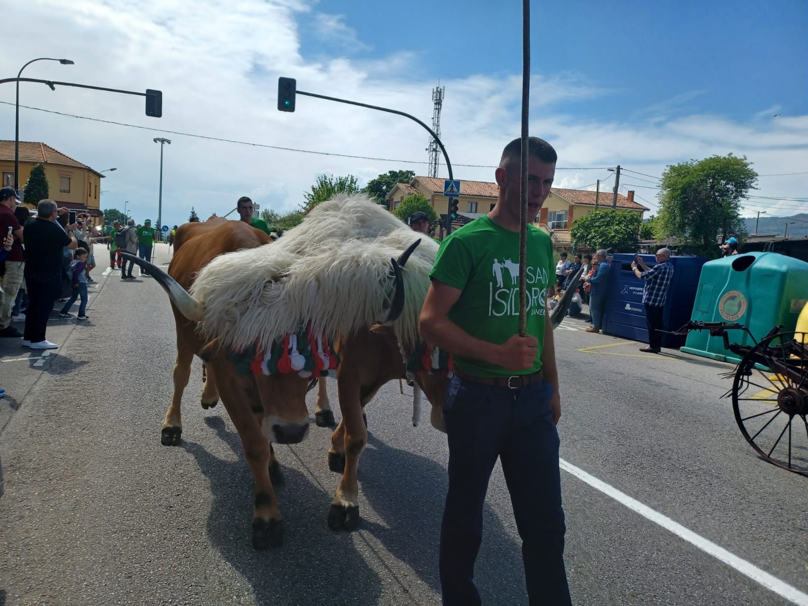 Espectáculo del campo en Llanera: el desfile de San Isidro llena las calles de la mejor tradición ganadera