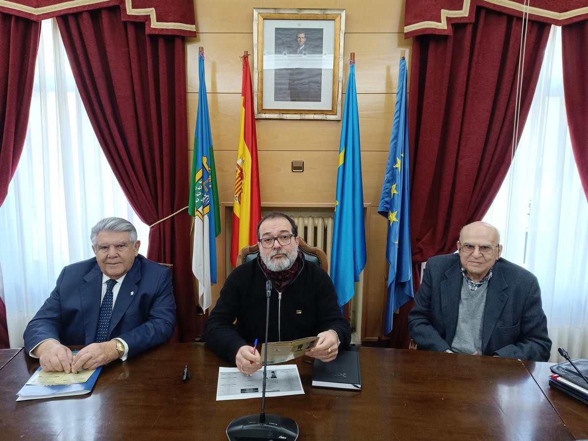 Jesús Flórez, Roberto García y José Manuel Solís, en la presentación.