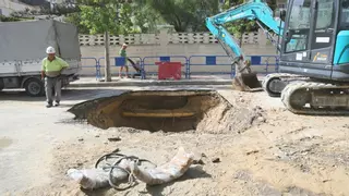 Reparada "con dificultades" una fuga de aguas residuales en Playa de San Juan: "Era casi como un tsunami"