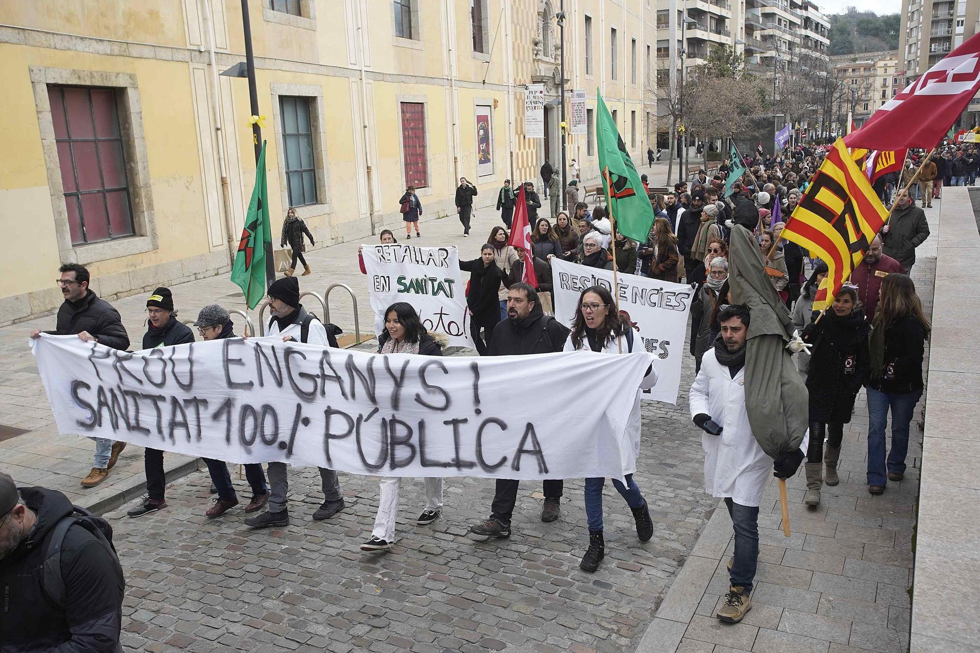 Manifestació a Girona per defensar un sistema educatiu i sanitari "públic i de qualitat"