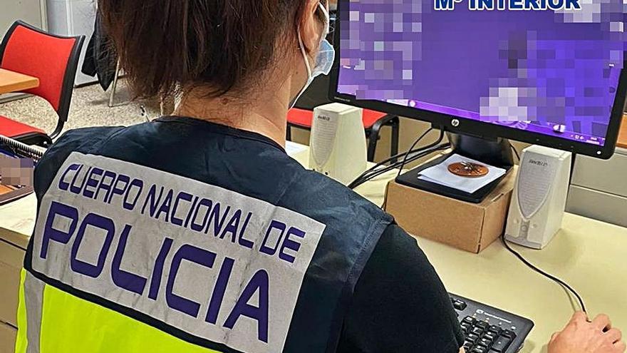 Agente de la Policía Nacional. | | E.D.