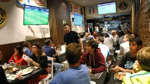El Govern aclareix que els bars i comerços podran posar l’aire condicionat a 25 graus