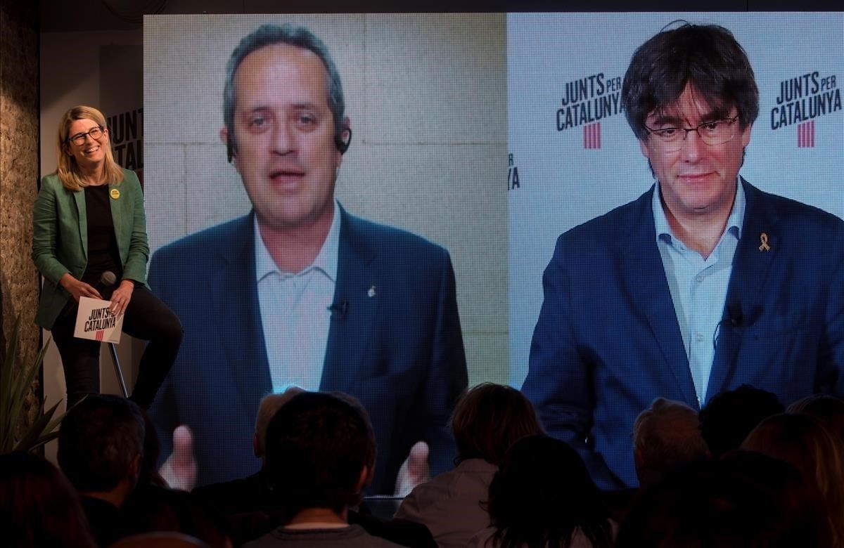 Puigdemont, desde Waterloo, y Forn, desde la cárcel de Soto del Real (Madrid) se han reencontrado por vía telemática después de 560 días en la sede de JxCat, y han mantenido una conversación junto con la número dos por Barcelona, Elsa Artadi.