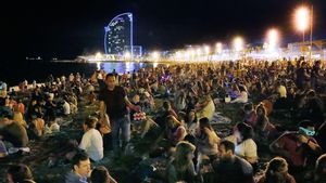 BARCELONA 23/06/2018 Verbena de Sant Joan en la playa de la Barceloneta. FOTO : ALVARO MONGE