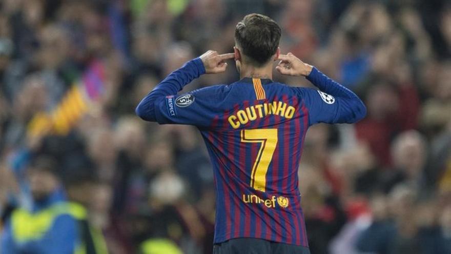 Coutinho se puso las manos a los oídos por la prensa