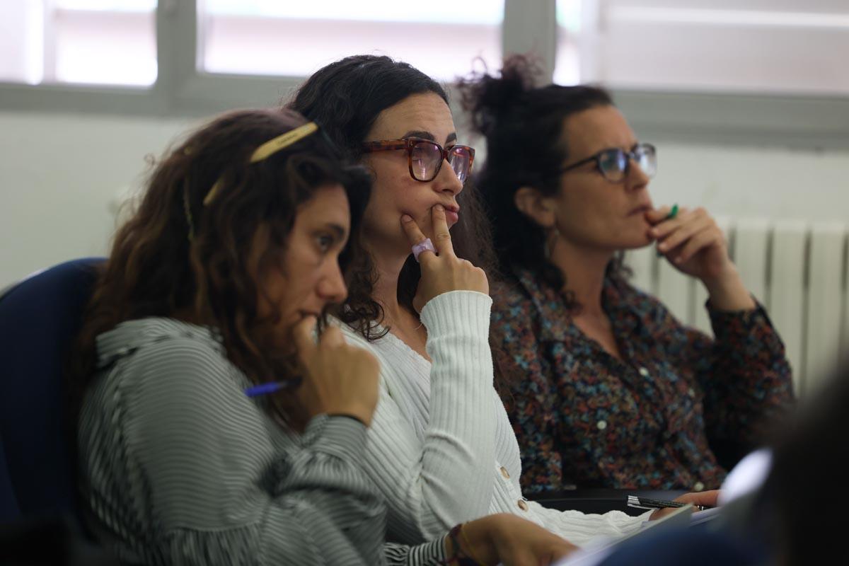 Las jornadas de regularización de inmigrantes de Sant Antoni, en imágenes Las jornadas de regularización de inmigrantes de Sant Antoni, en imágenes