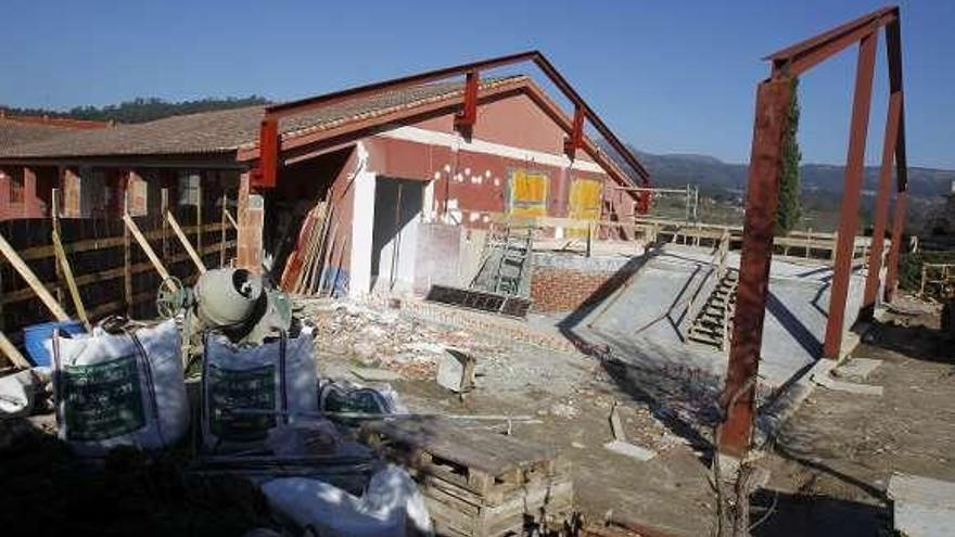 Las obras del auditorio, sin partida para terminar.  // José Lores