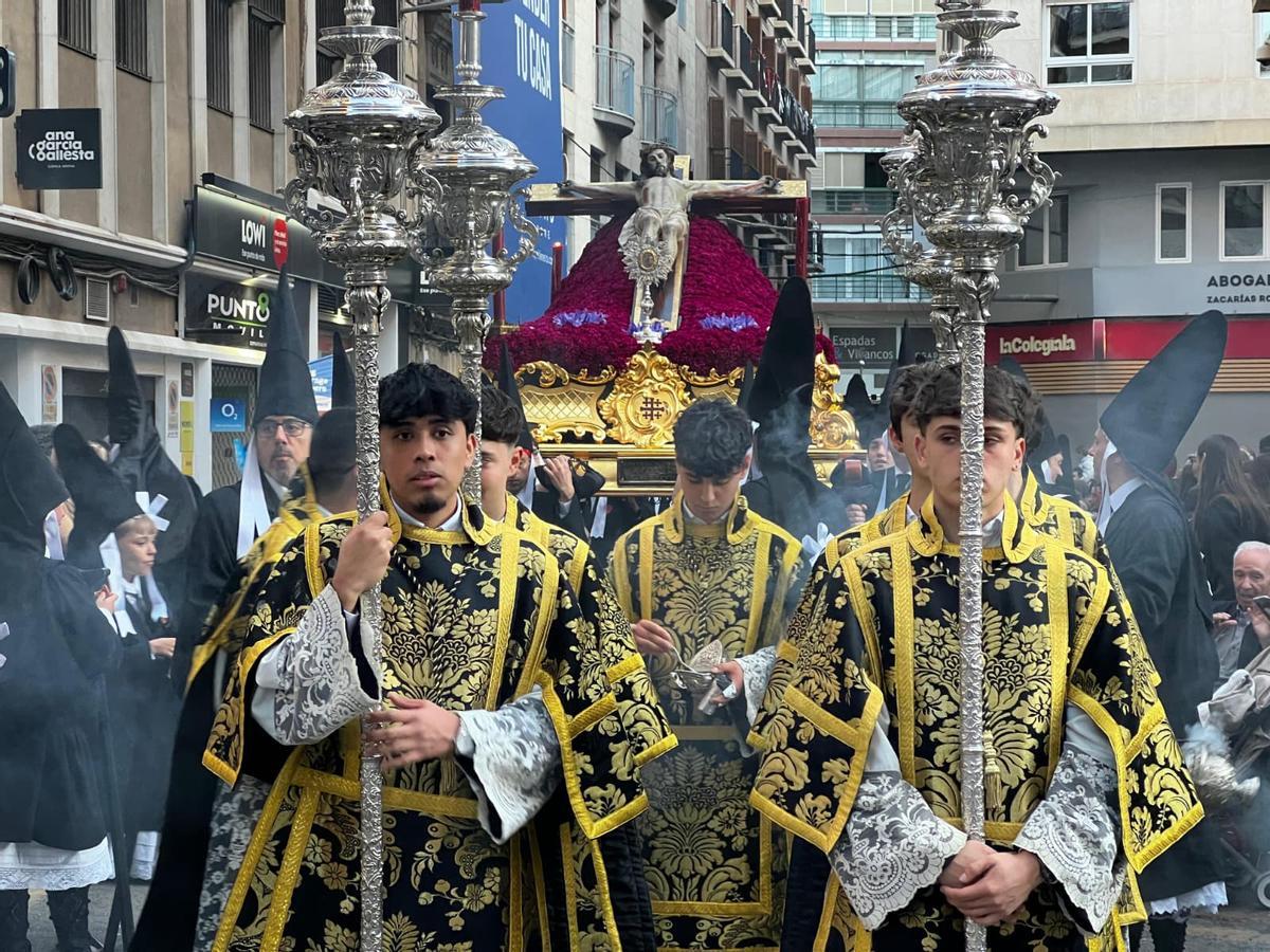 El Cristo de Santa Clara la Real, una de las tallas que salen en la procesión del Santo Sepulcro de Viernes Santo por la tarde en Murcia.