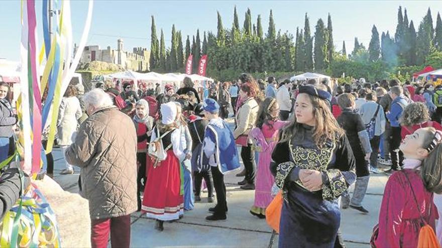 La Feria Medieval llena de actividades la Alcazaba y recupera hitos históricos