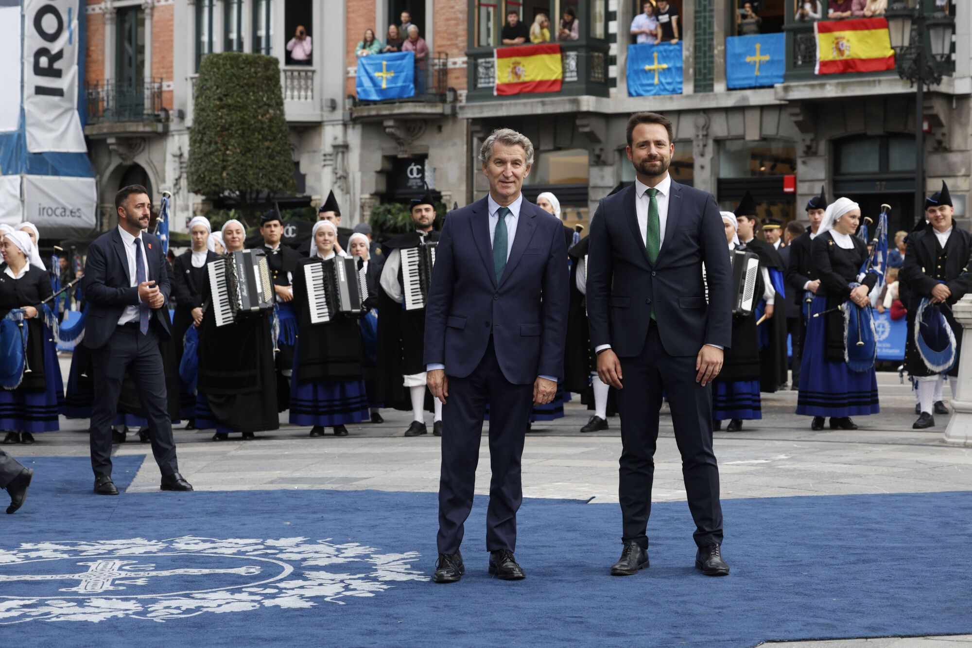  Así fue la llegada de los invitados a los premios "Princesa de Asturias" y su paso por la alfombra azul