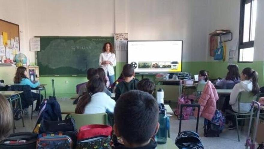 La empresa familiar entra en clase para abrir futuro a 1.350