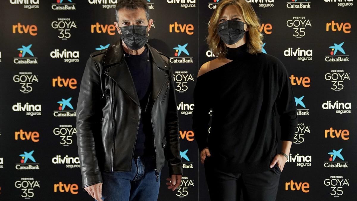 Presentación de la gala de los Goya con Antonio Banderas y María Casado.