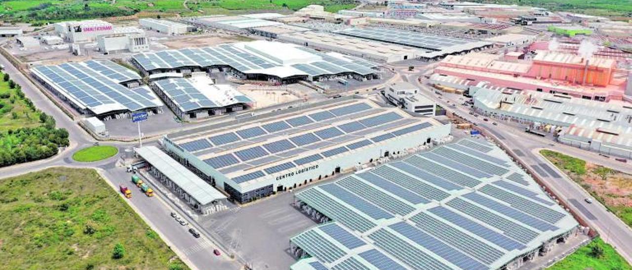 Instalaciones de Pamesa en Onda cubiertas con placas fotovoltaicas de IM2 Solar. | LEVANTE-EMV