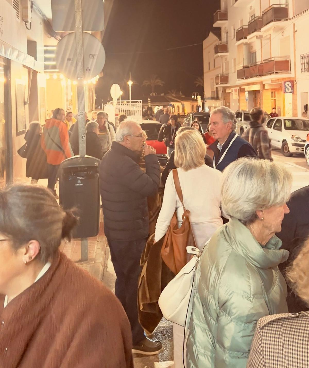 Espectadores, en la puerta del cine