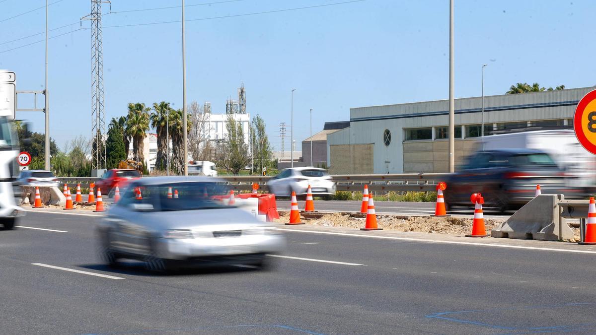 Avanzan las obras para retirar la mediana de la pista de Silla