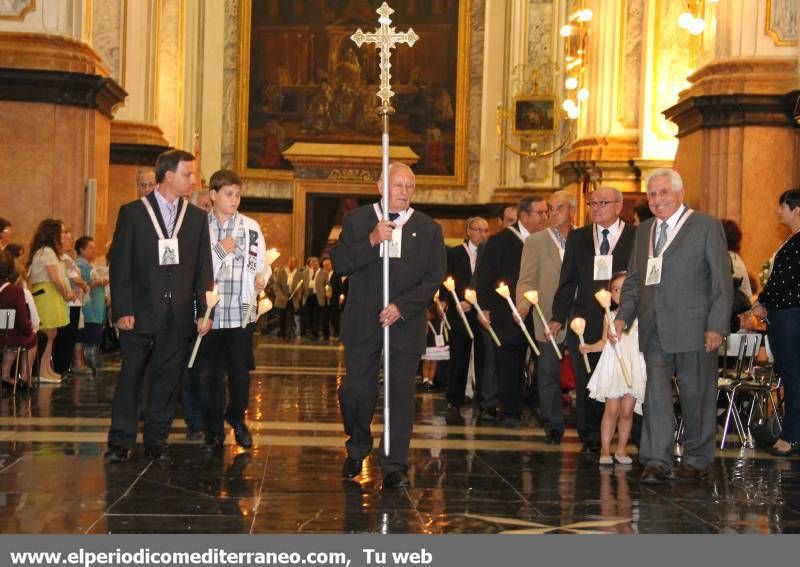 GALERÍA DE FOTOS -- Las rosarieras celebran una solemne procesión en Vila-real