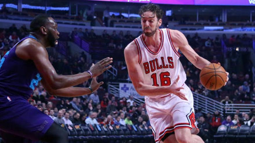 Gasol brilla pese a la derrota de los Bulls.