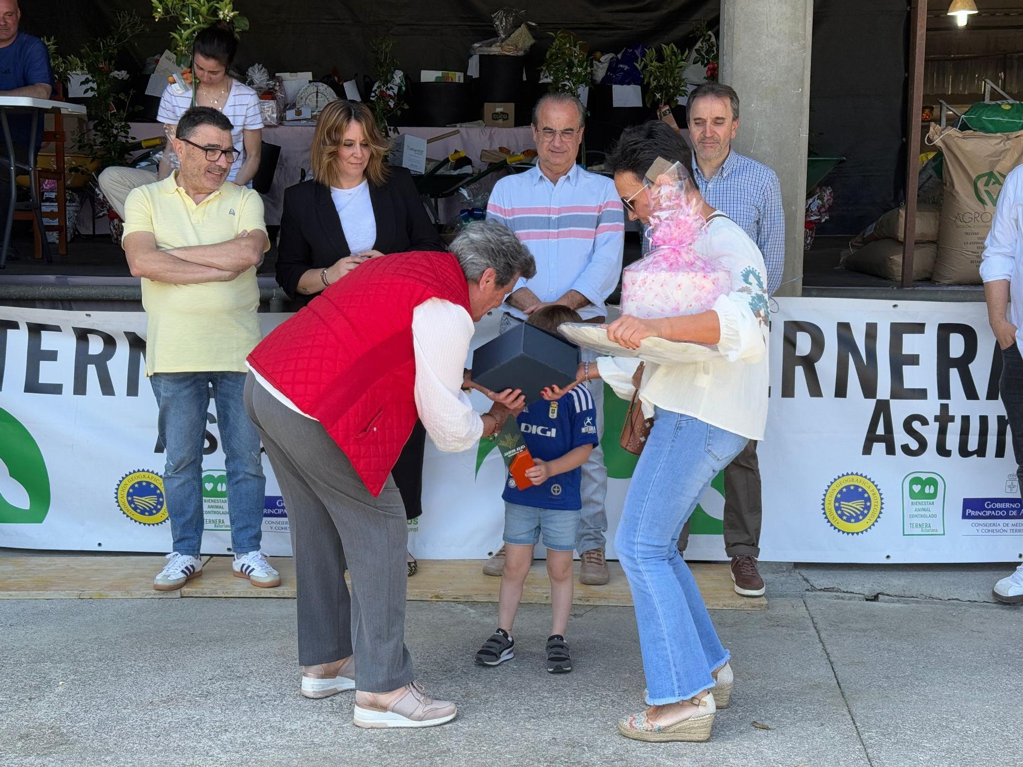 Así ha sido la entrega de premios del XI Certamen de Ganado Vacuno de Asturiana de los Valles de Grado