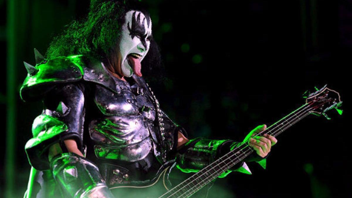 Gene Simmons, bajista y vocalista de Kiss, en un concierto de 2010.