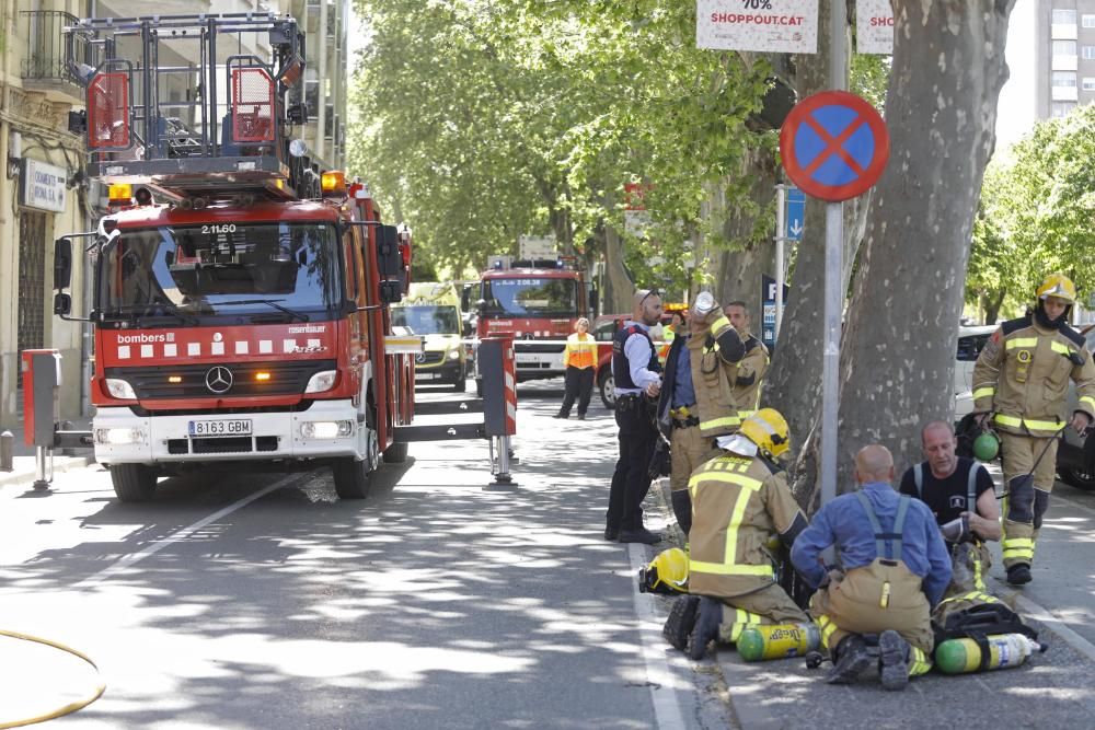 Incendi en un pis del carrer del Carme de Girona