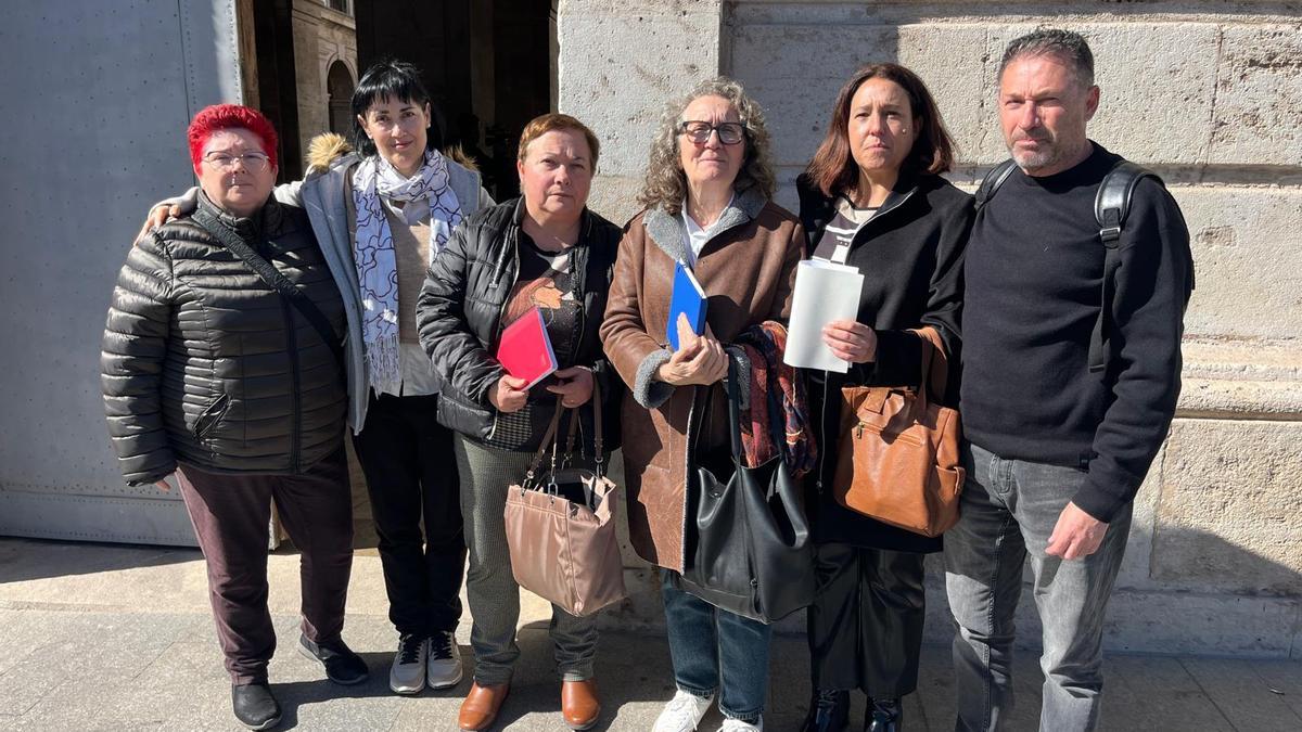 La asociación de víctimas de la dana 29 de octubre en la delegación del Gobierno.