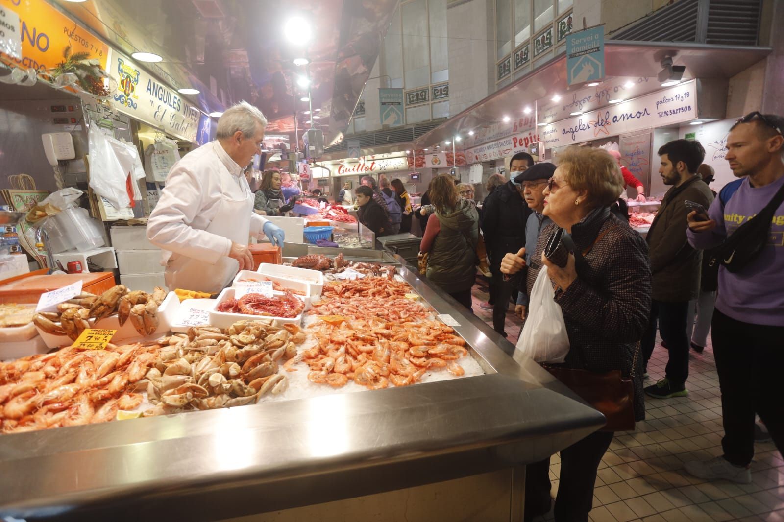 València, a rebosar con las compras de última hora