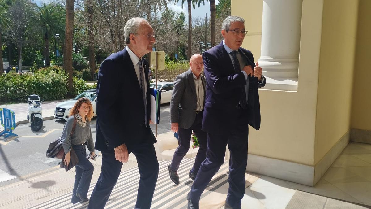 Francisco de la Torre y Francisco Salado, este viernes en el ayuntamiento.