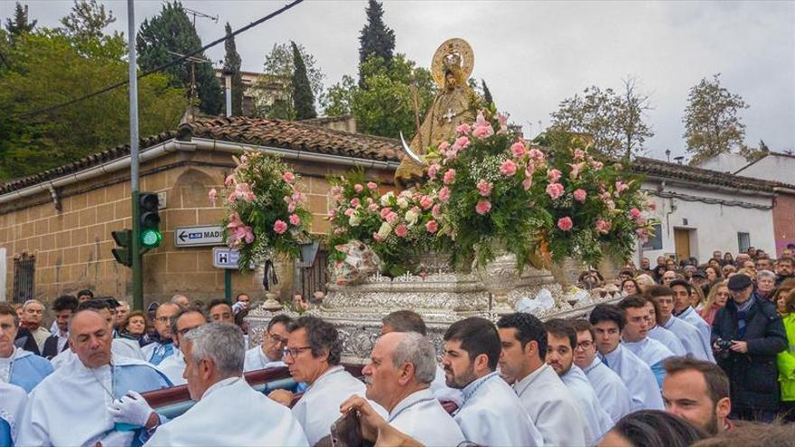 Tesoros entre terciopelos, rasos y bordados