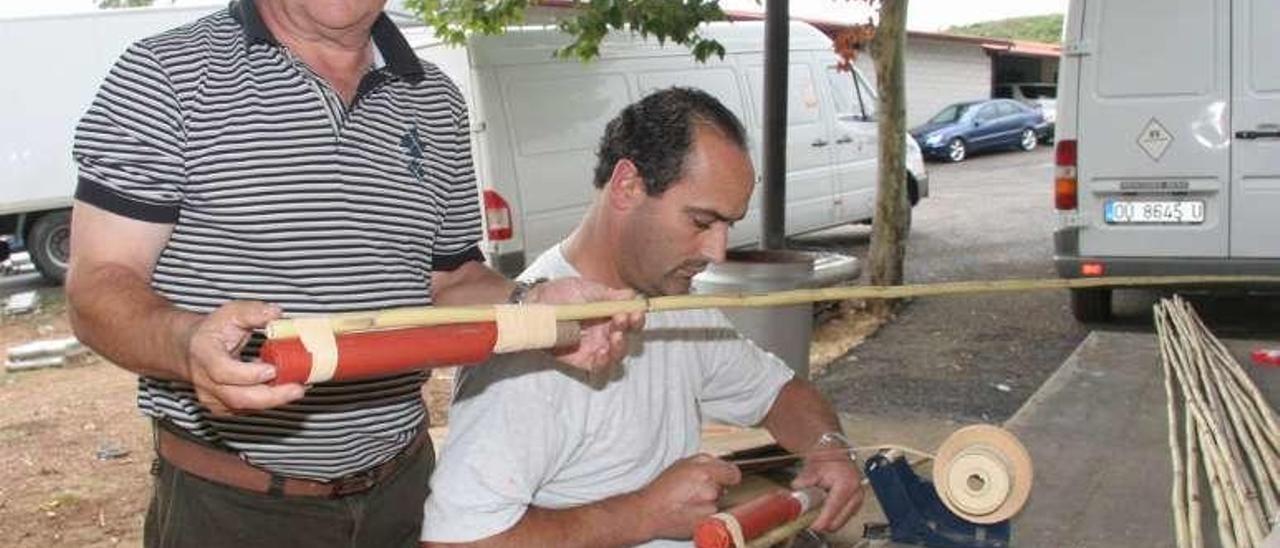 Doespiritusanto muestra material en su fábrica de Ourense. // I. Osorio