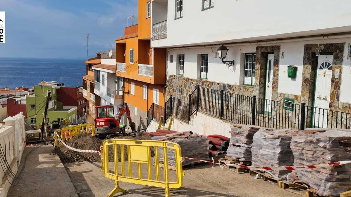 The Mayor signs the decree that allows those affected on Virgen del Carmen Street to relocate to their usual homes