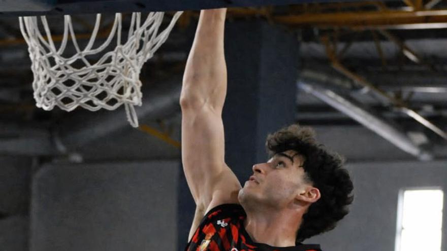 El Novobasket se refuerza con Juan Chacón