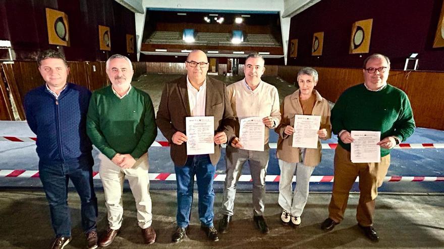 Vélez firma el acta de replanteo para iniciar &quot;de inmediato&quot; obras de rehabilitación del Teatro Lope de Vega