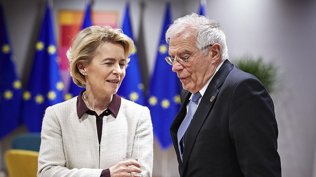 La presidenta de la Comisión Europea, Ursula von der Leyen, y el alto representante de la UE para la Política Exterior, Josep Borrell.