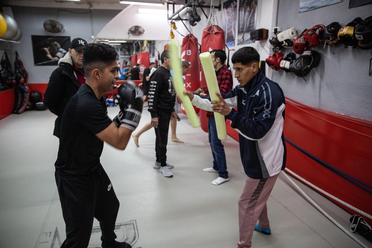 Entrenamiento de boxeo en el gimnasio DKSR para la rehabilitación de toxicómanos