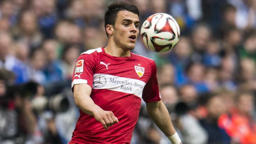 El Stuttgart toca la fibra de Kostic para retenerlo