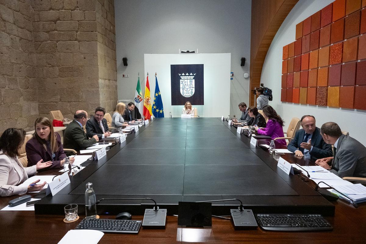 Reunión del Consejo de Gobierno, este martes, en Mérida.