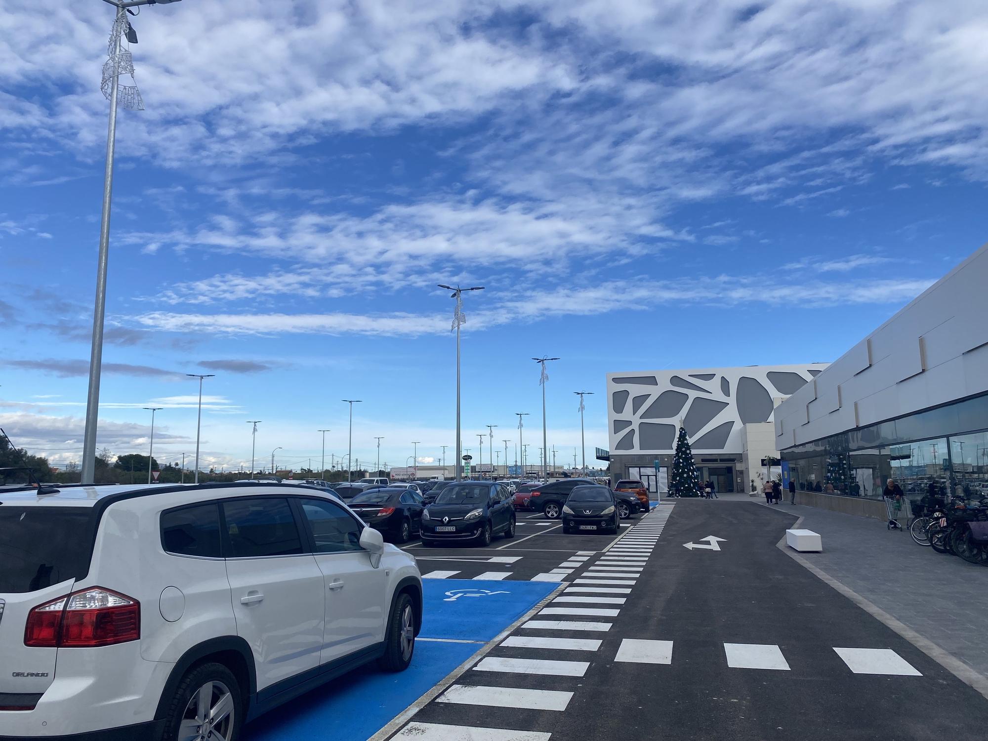 Así fue la esperada reapertura del centro comercial de Benicarló