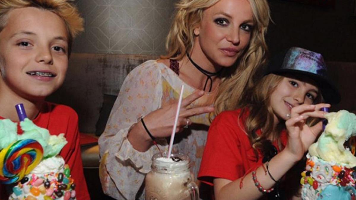 Britney se toma el batido gocho de Paula Echevarría