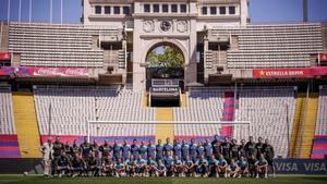 Foto de familia en Montjuïc antes de las semifinales de la Champions