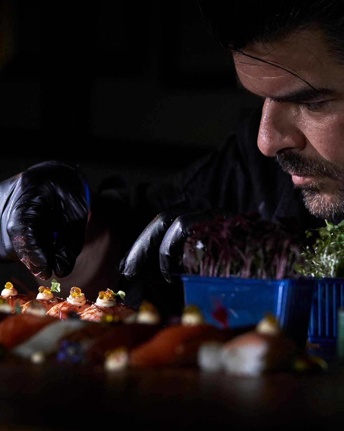 Elaboración de un plato del restaurante Japo Santa Catalina