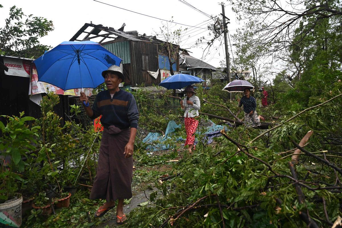 El ciclón Mocha arrasa las costas de Bangladés