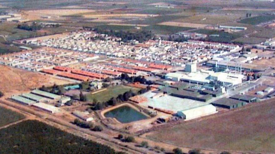 Los poblados de Badajoz empezarán a pagar el canon de infraestructura de agua en 2014