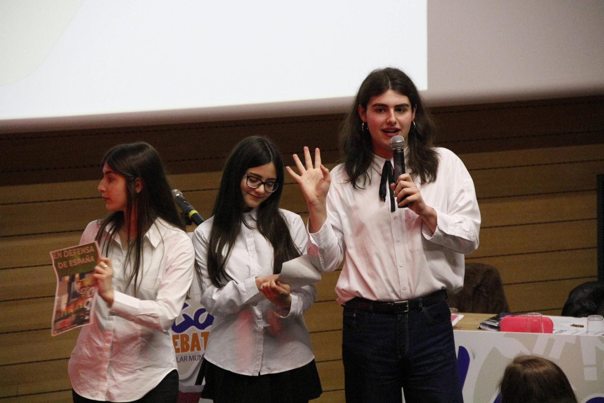 La semifinal de la Liga de Debate Escolar Municipal de Gijón, en imágenes
