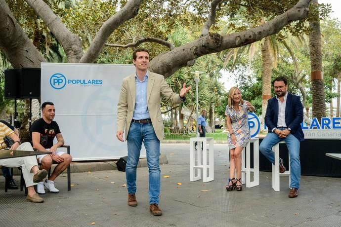 Pablo Casado (PP) hace campaña en Canarias