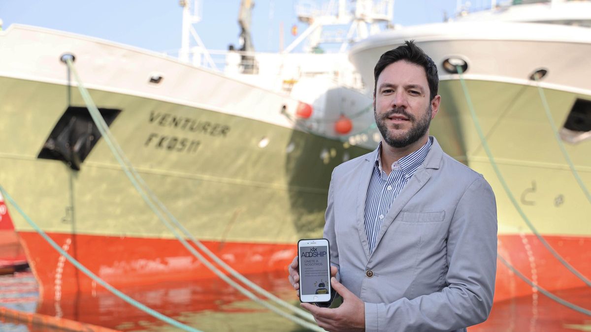 Aaron Casado, CEO de Jungsmind Group, en el puerto de Vigo.