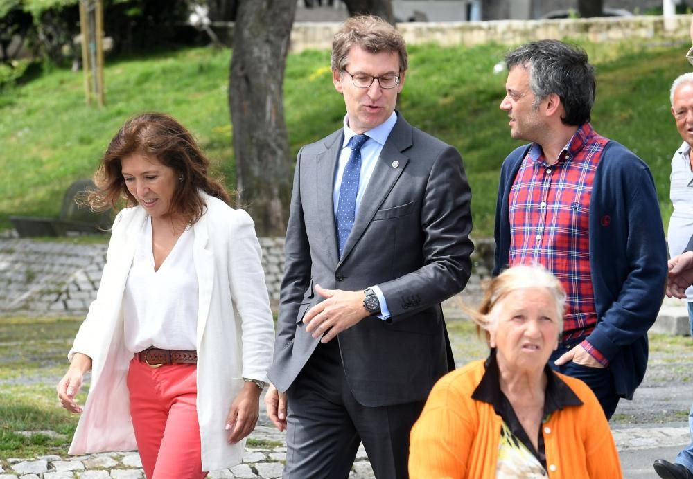 Alberto Núñez Feijóo y Beatriz Mato presiden el acto de entrega de Banderas Azules 2018